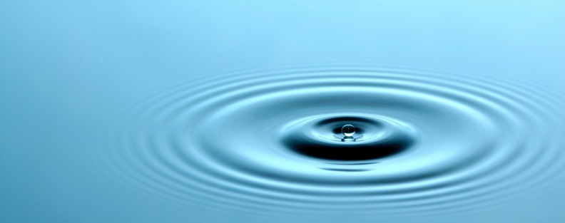 Wassertropfen im ruhigen See - mehr Gelassenheit durch Psychotherapie in Bonn Wassertropfen im ruhigen See - mehr Gelassenheit durch Psychotherapie in Bonn