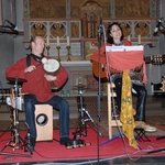 Neunkirchen Seelscheider Gospelnacht 2013 Kwa moyo, mit Jan-Philipp Tödte ( Talking drum) und Ate Damm (Gitarre und Gesang)