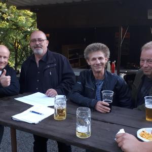 Lin, Robert, Saul und Herr Trinkler kurz vor dem Konzert