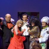 Ida: Tatjana Lerch, Adele: Cornelie Isenbürger, Eisenstein: Michael Pflumm, Rosalinde: Melanie Kreuter, Orlofsky: Sünne Peters © Bettina Stöß