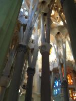Innenraum der Sagrada Familia in Barcelona Innenraum der Sagrada Familia in Barcelona