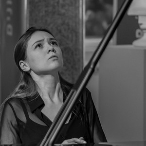 4 (c) Manfred Claudi