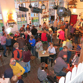 Geht gleich los...es gibt Bier und Würstchen