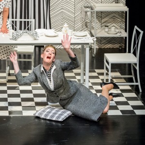 Der Frosch muss weg | Landesbühnen Sachsen (Benedikt Eder, Frosch; Andreas Petzoldt, König Karl-Eduard; Franziska Abram, Prinzessin Bernadette; Anna Erdmann, Königin Ernestine) | © René Jungnickel/Landesbühnen Sachsen | 2019