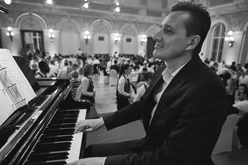 Pianist & Sänger, Sophienpalais Prag