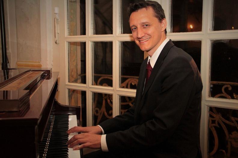 Pianist München Bayern Hochzeit Trauung Barpianist Barpiano Dinner