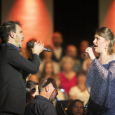 März 2024, The Magic of Queen - Konzert mit dem Emotion Wind Orchestra unter der Leitung von Gabriel Mayer Hétù und Simon Bächtiger als Freddie Mercury - Foto Credits: Patrick Stricker Fotografie