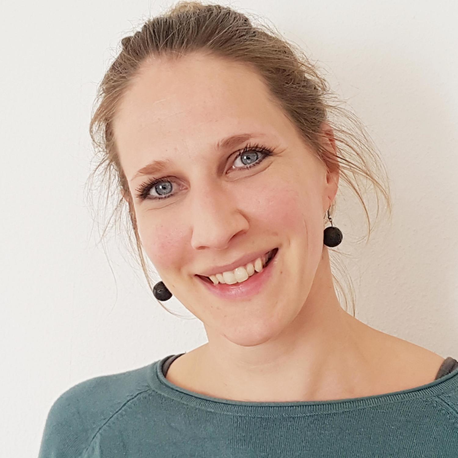 Sandra Strugalla, Musiktherapie, Schlagzeug Sandra Strugalla, Musiktherapie, Schlagzeug