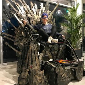 "1FACH2" in Amsterdam:  Gitarren-Thron im A'DAM Tower