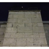 2025-03-28 (solange ich Menstruationsblut produziere, arbeite ich damit) Serie Nürnberg Steintribühne Zeppelinfeld "Kanzel"- techn. Support Richard Stöhr