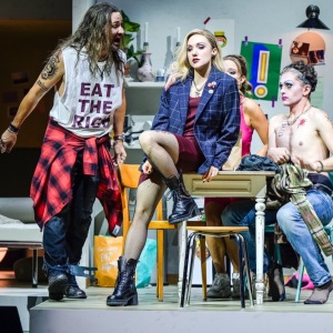 Als Romilda in G. F. Händels “Serse” (Arsamene - C. Dumaux, Elviro - G. Feldmann, Opernhaus Zürich). © T. Suter.