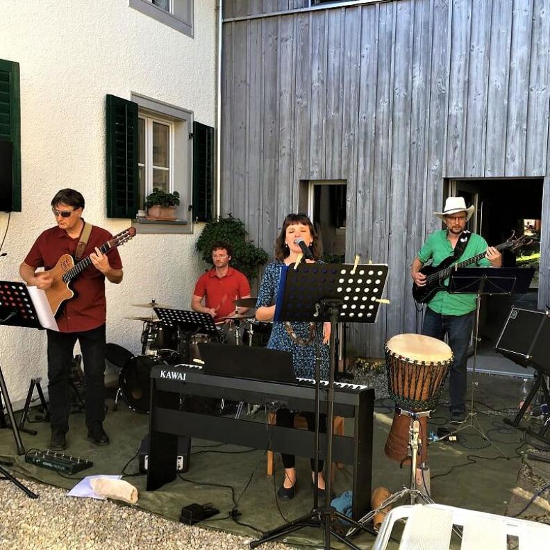 ELIRO DADI mit Elisabeth Wetzel, Dirk Kreuzer, Robert Kosche und Damien Joret