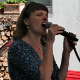 Elisabeth Wetzel, Gesang, Klavier