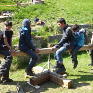 ... eine selber gebaute Wippe!