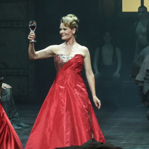 Helmwige in Walküre (Katharina von Bülow, Maria Hilmes, Evelyn Krahe, Zuzana Sveda, Katja Levin, Anke Krabbe und Statisterie) Inszenierung: D. Hilsdorf